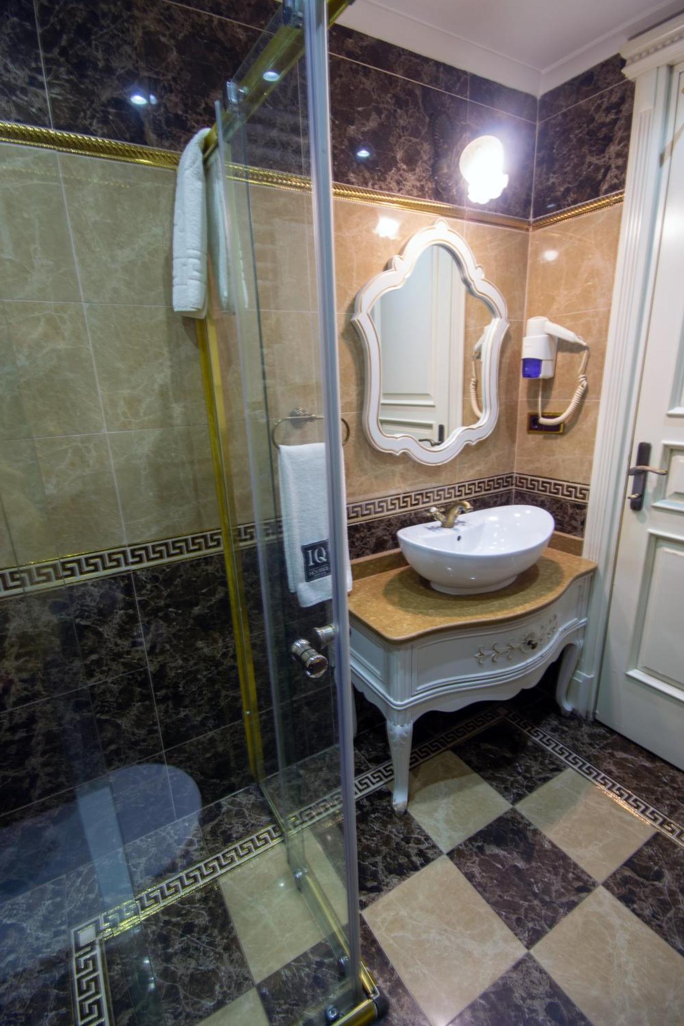Iq Apart Otel